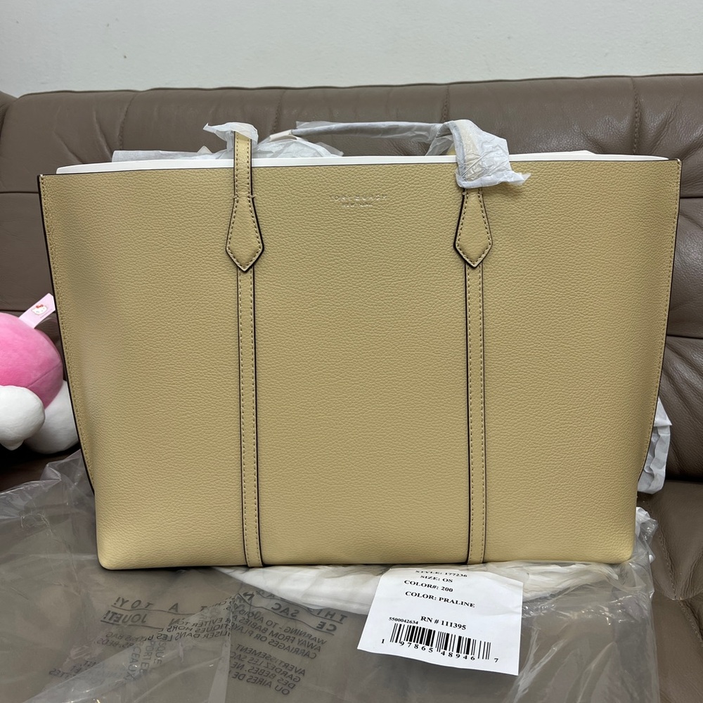 NWT Tory Burch Perry Triple Compartment
Leather  Tote